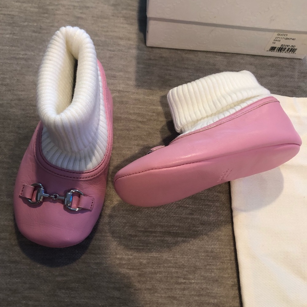 Brand New Authentic Girls Gucci shoes.   Size 3.5